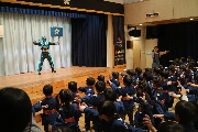 仮面ライダーガッチャードがおおみや幼児教育センターにやってくる！